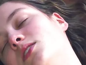 Charmain, sexy et passionnée, est l'une des meilleures actrices porno asiatiques.