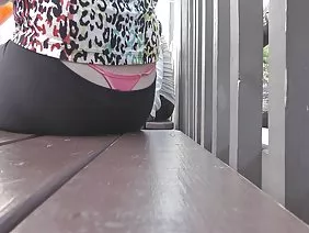 Salope stimule le mécanicien sexuel