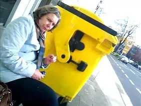 Gros seins beauté Lisa est bien et correctement déchiré dans la chatte