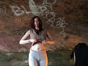 Le modèle porno sent pour continuer ses études