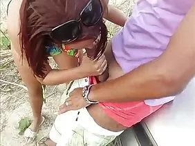 Un médecin latin bronzé a prescrit un traitement par un strapon :)