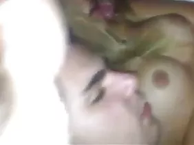 Une psychologue écoute un policier souffrant de dysfonctionnement sexuel et devient de plus en plus excitée