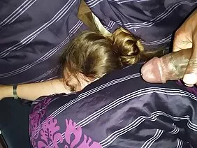 Lit bataille sexuelle avec la jeune femme