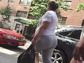 Gros seins se mordent les seins