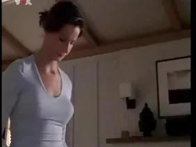 Modèle porno et son tuteur de musique