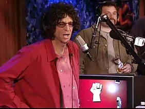 Sexy chick après son divorce d'avec son mari a décidé de goûter le goût de mordre avec deux blacks mzhm avec grand phallus