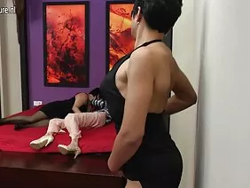 Deux belles filles sont devenues lesbiennes