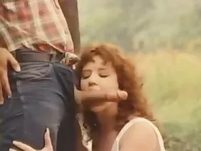 Une fille asiatique capable donnera à votre bite beaucoup de plaisir