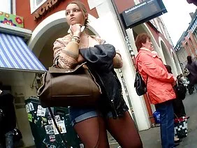 Sexe trio beau et sensuel avec des filles jeunes et cool, sexe érotique pour les femmes