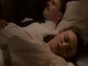 Le vagin d'une star du porno mature profite d'une baise de doigt luxueuse