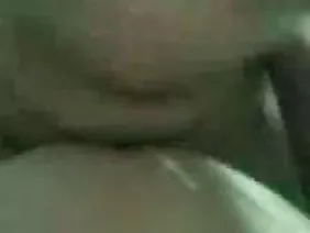 Le mec a vendu un ami le sexe avec sa petite amie et les regarde de près