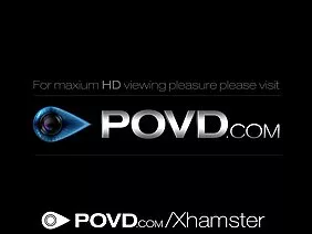 Une fille courageuse baisée sans pitié et durement au fond de la bouche et de la gorge