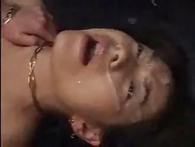 Sandy fille jetant sa culotte mouillée fit une chatte sauvage sautant sur un pénis épais, porno de la 1ère personne