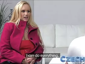 Une femme mûre salope se fait prendre par deux hommes