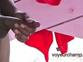 Écouter la série Faire entendre sa voix, sucer et se faire prendre un riche coup de sperme sur le visage d'une fille mature aux gros seins