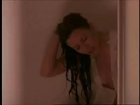 Belle vagin jeune chiennes prend gode dedans