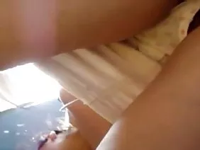 Star du porno magnifique dans un pantalon serré