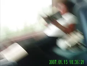 Découpe vidéo intelligente et sur des roulettes d'éjacs rugueuses sur le visage de filles