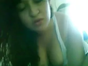 Une jeune chienne a eu un cancer à la fenêtre et a séduit un homme mûr pour le sexe