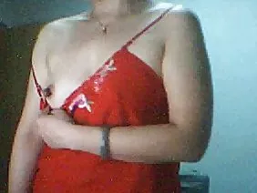 Blonde noire avec un énorme cul tombe sous une grosse bite