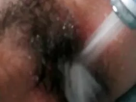 Star du porno latine a commencé un phallus noir