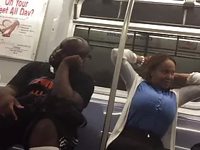 Hot maman en bas de dentelle a permis de baiser ses doigts nenko